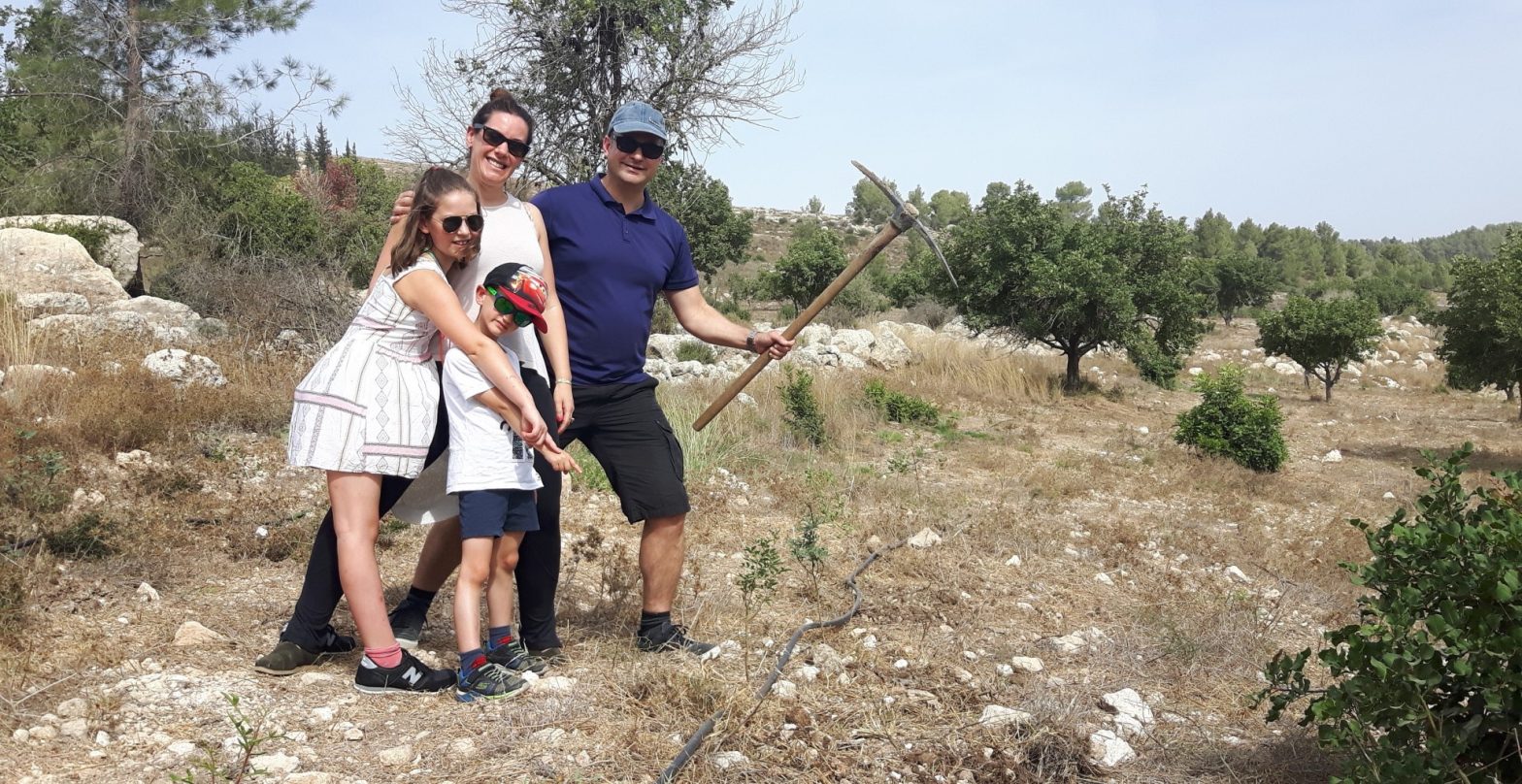Familie Halm planten bomen in Israël