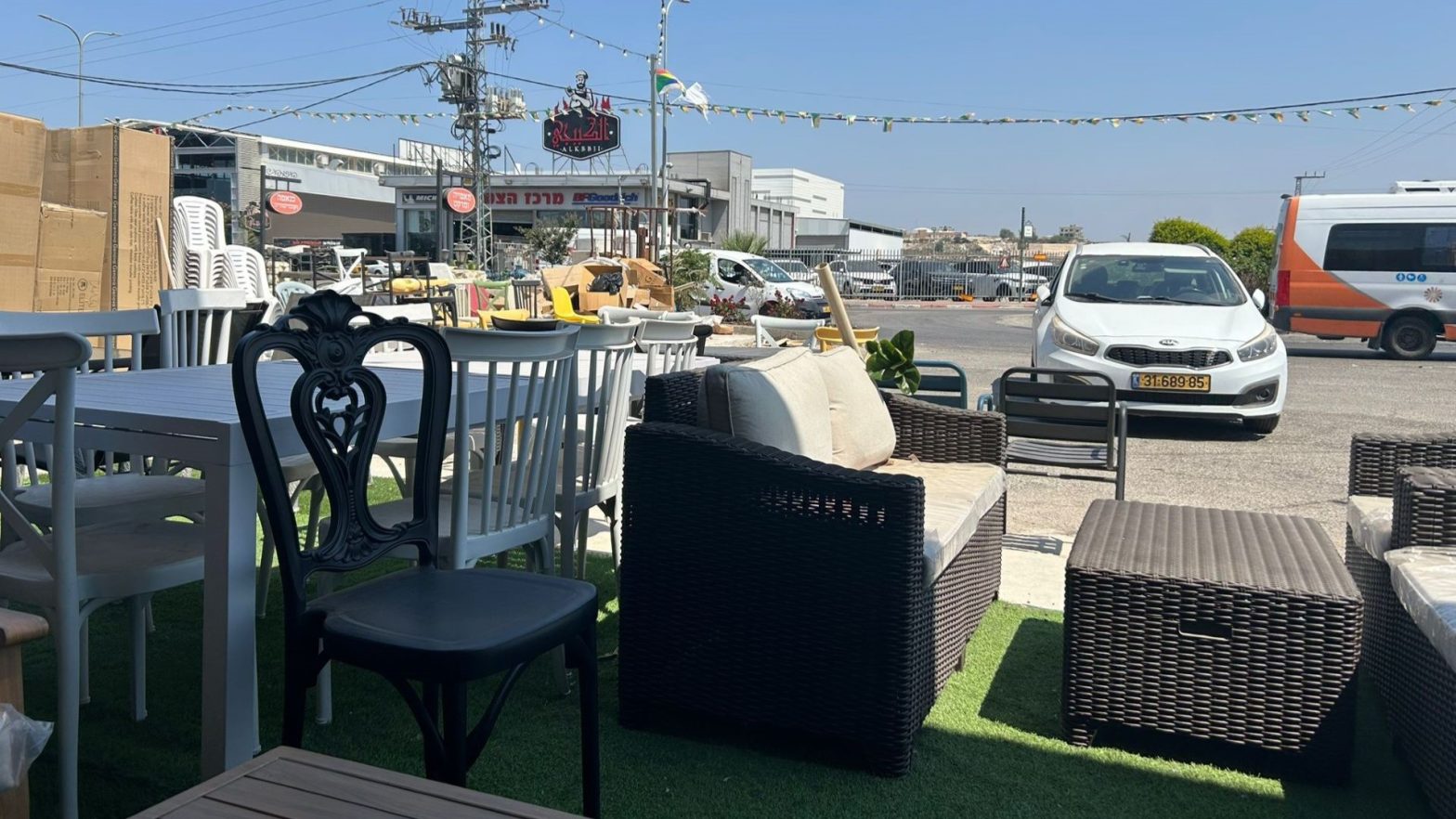 Joanne's blog 103 - Stoelen in een winkel